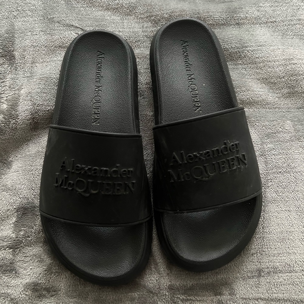 Alexander McQueen Black Embossed Slides